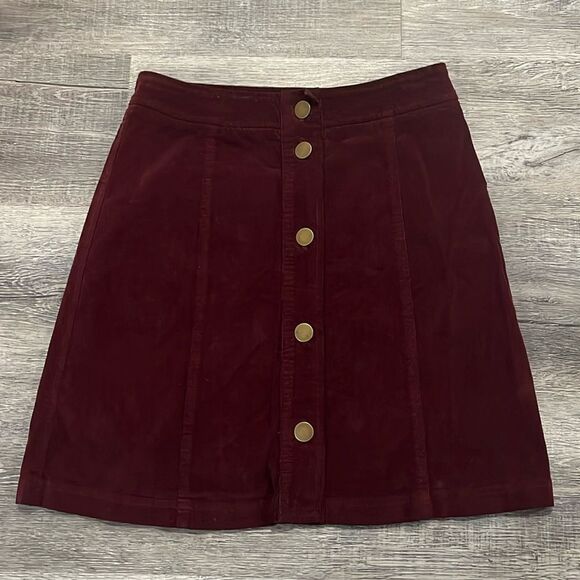 Nordstrom NWOT Three Dot burgundy a-line corduroy mini skit gold buttons - small - Picture 3 of 9